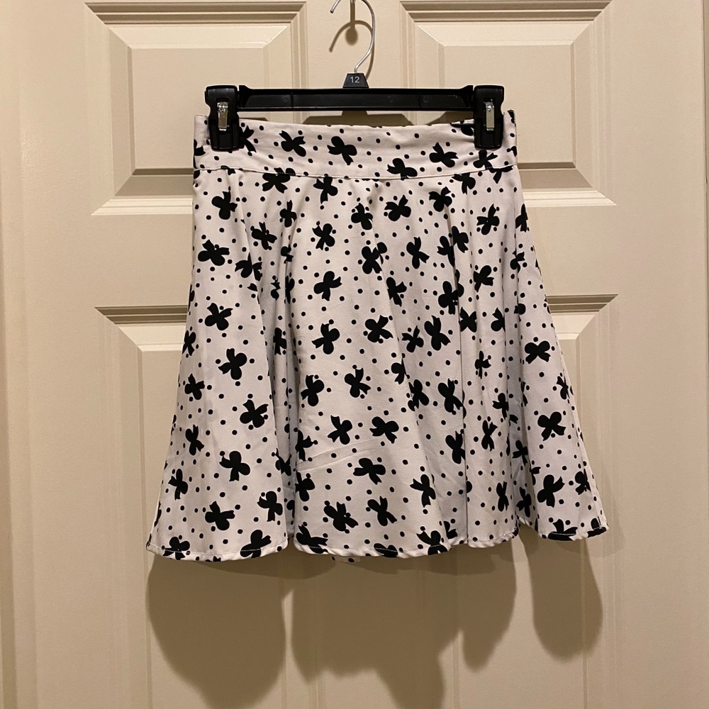 Delia's cream & black skirt